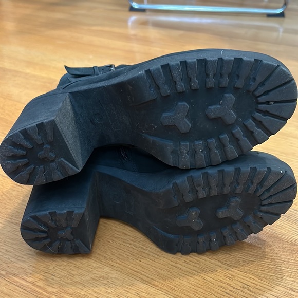 Hibou Lace Booties - Picture 5 of 6